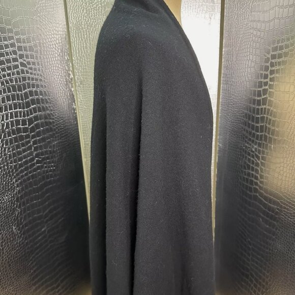Isabel Canovas Rare Vintage Classic Black Cashmere Wrap - Picture 8 of 8